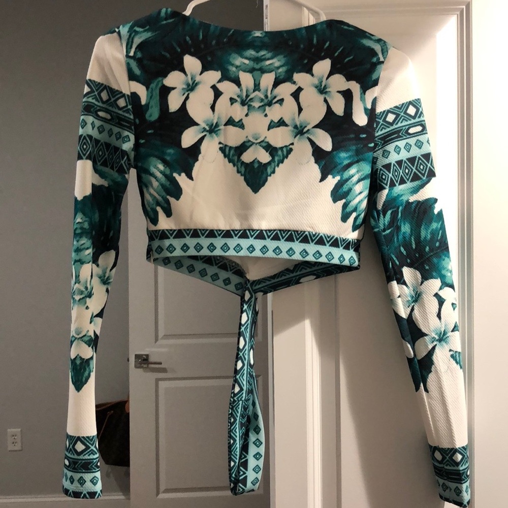 Tiger Mist Teal & White Floral Long Sleeve Crop Top